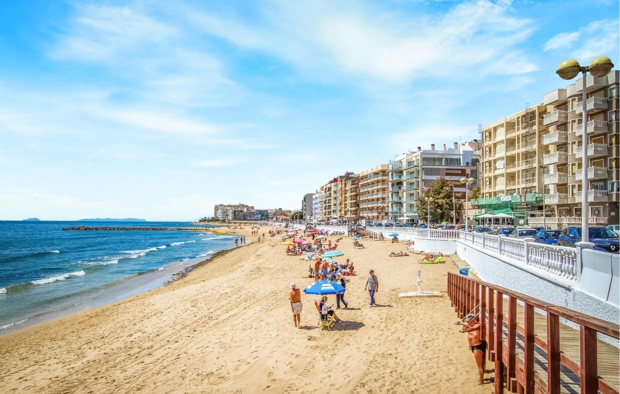 Amazing Apartment In Torrevieja With Kitchen Dış mekan fotoğraf